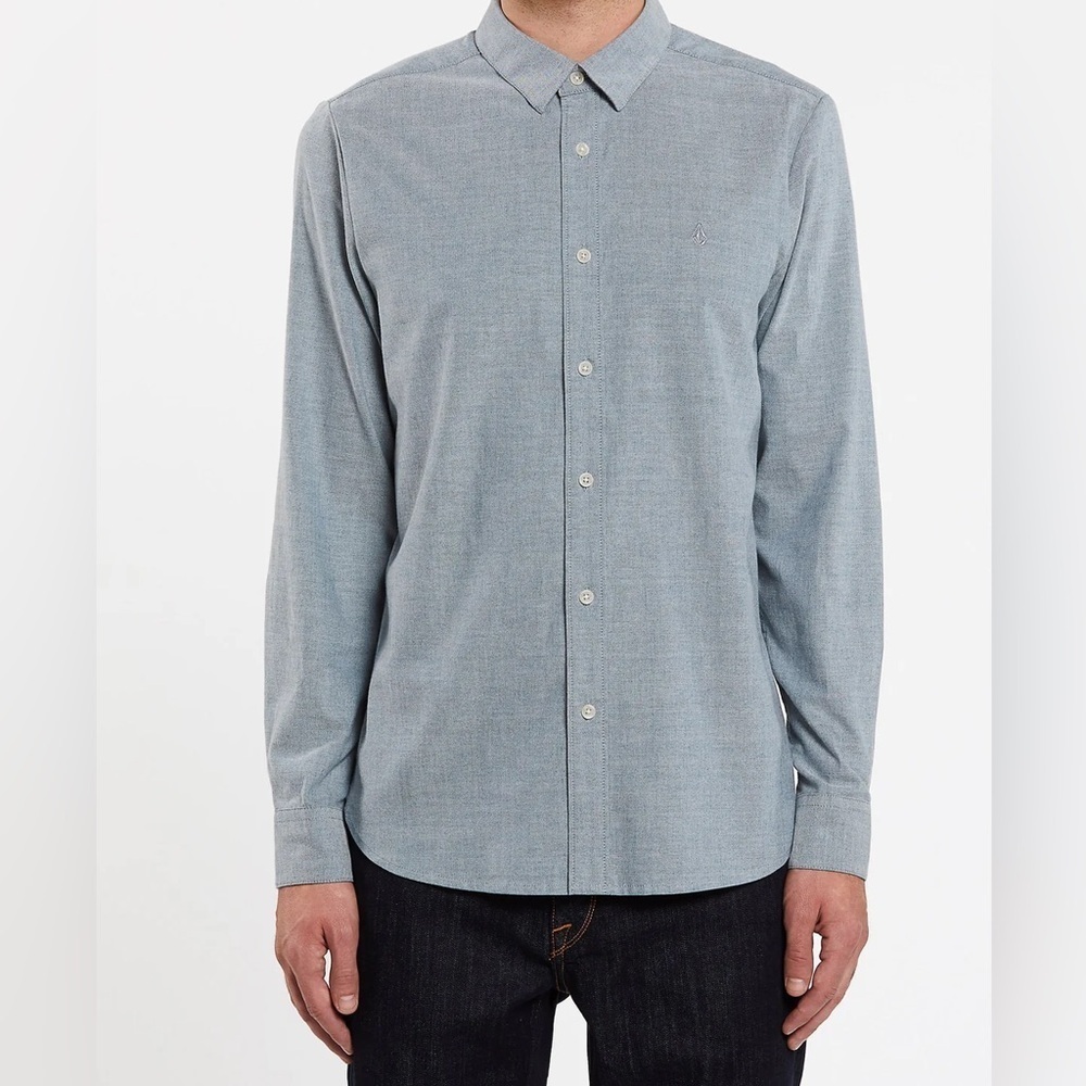 2/49$ Men’s Volcom blue OXFORD STRETCH long sleeves SHIRT size medium‎